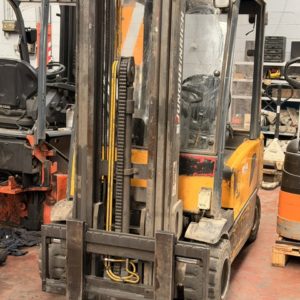 ELEVATEUR JUNGHEINRICH EFG320  ELECTRIQUE  4x ROUES JUMELEES ELC1503