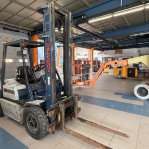 ELEVATEUR KOMATSU DIESEL FD25T11 ELC1498